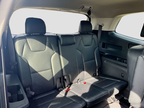 Used 2022 Kia Telluride EX w/ EX Premium Package FWD image 28