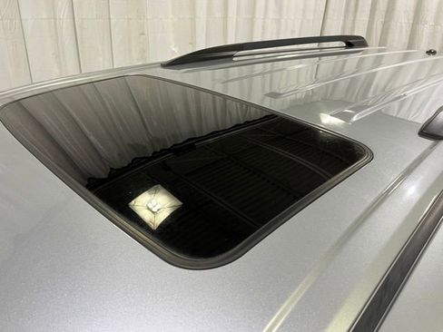 Certified 2017 Toyota Sienna XLE FWD image 25