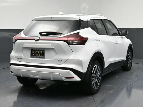 Used 2023 Nissan Kicks SV image 4