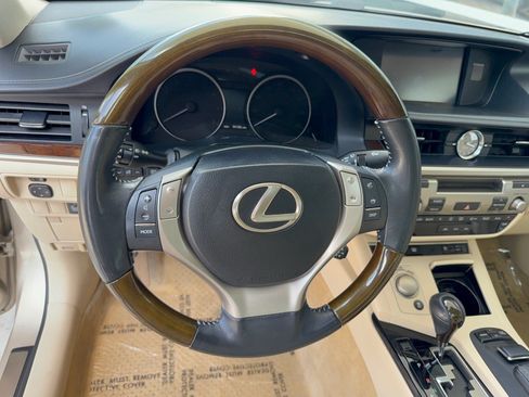Used 2013 Lexus ES 350 w/ Luxury Pkg FWD image 10