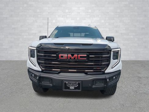 Used 2024 GMC Sierra 1500 AT4X image 9