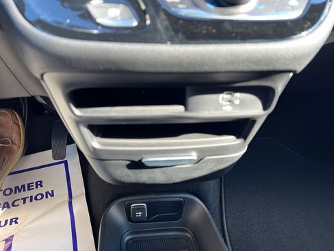 New 2026 Chrysler Pacifica Select image 34