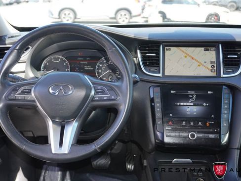 Used 2020 INFINITI QX50 Luxe w/ Navigation Package FWD image 2