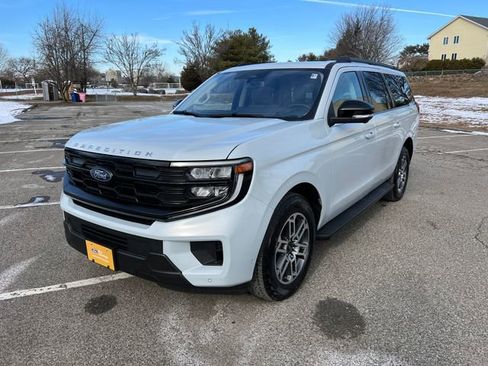 Certified 2025 Ford Expedition Max Active image 5