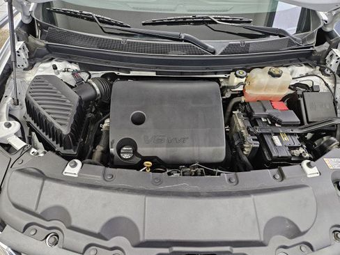 Used 2018 Chevrolet Traverse LT image 7