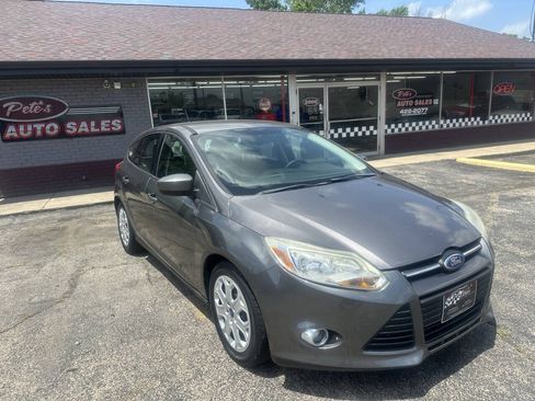 Used 2012 Ford Focus SE FWD image 2