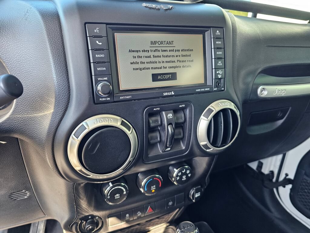Used 2017 Jeep Wrangler Unlimited Sahara AWD/4WD image 22