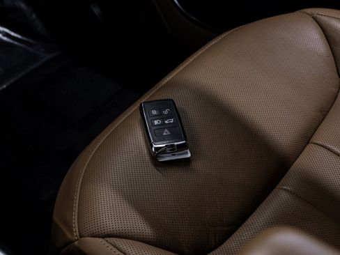 Used 2023 Land Rover Range Rover Autobiography image 65