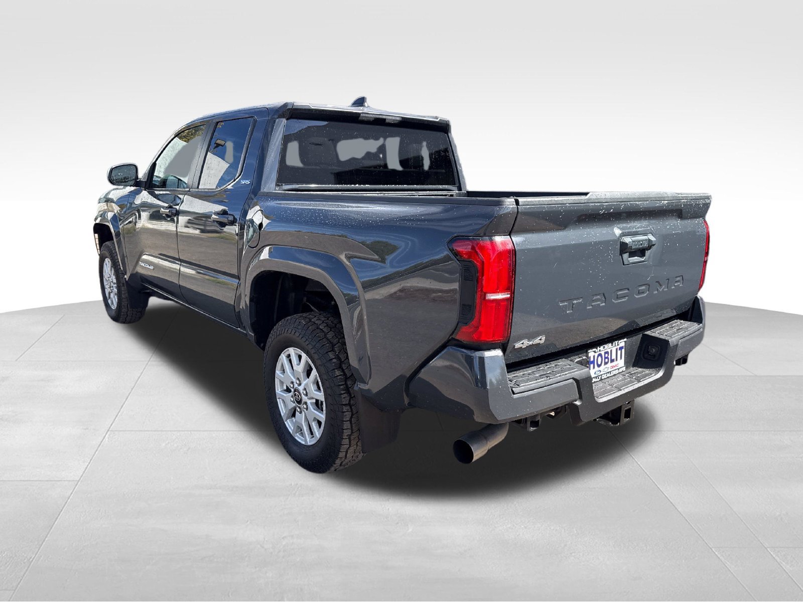 Used 2024 Toyota Tacoma SR5 AWD/4WD image 3