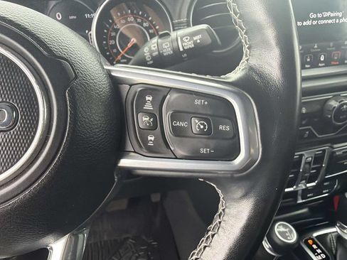 Used 2021 Jeep Wrangler Unlimited Sahara AWD/4WD image 11