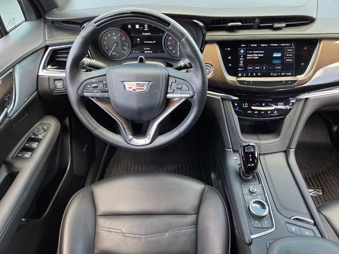 Used 2025 Cadillac XT6 Premium Luxury w/ Platinum Package AWD/4WD image 14