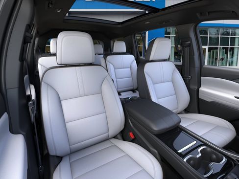 New 2026 Chevrolet Traverse High Country FWD image 18