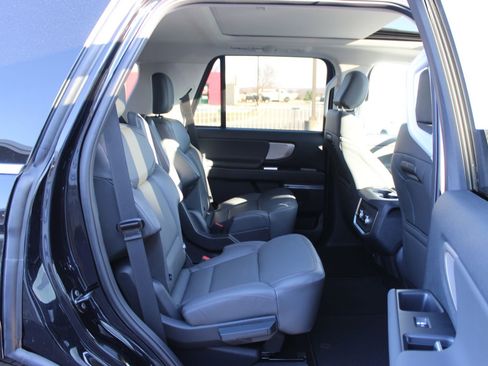 New 2025 Ford Expedition Active AWD/4WD image 12