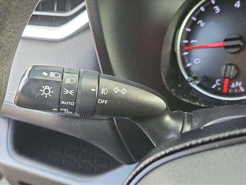 Used 2021 Toyota RAV4 XLE FWD image 15