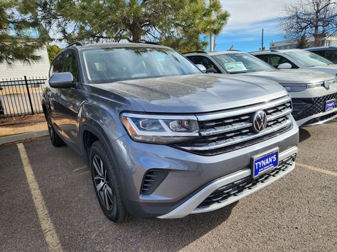 Certified 2022 Volkswagen Atlas SE image 1