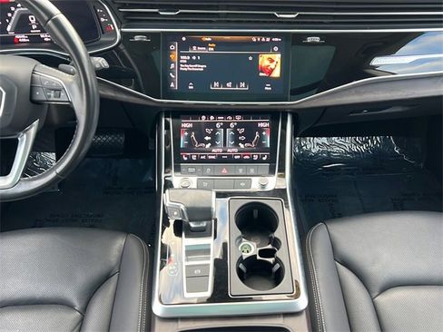 Used 2022 Audi Q8 Premium Plus w/ Premium Plus Package image 12