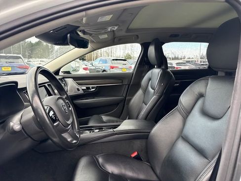 Used 2017 Volvo V90 T6 Cross Country image 13