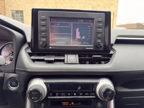 Used 2020 Toyota RAV4 XLE image 13