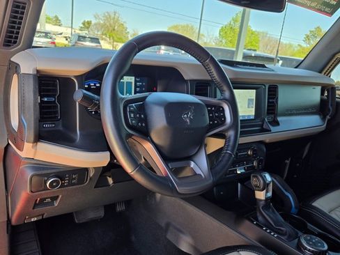 Used 2022 Ford Bronco Wildtrak image 10