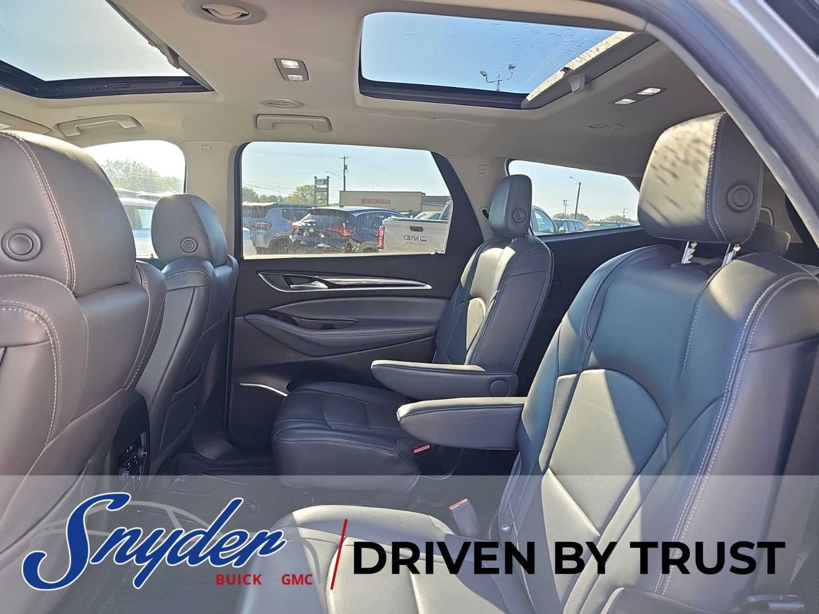 Used 2018 Buick Enclave Premium w/ Experience Buick Package AWD/4WD image 18