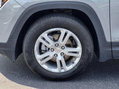 Used 2024 GMC Terrain SLE FWD image 10