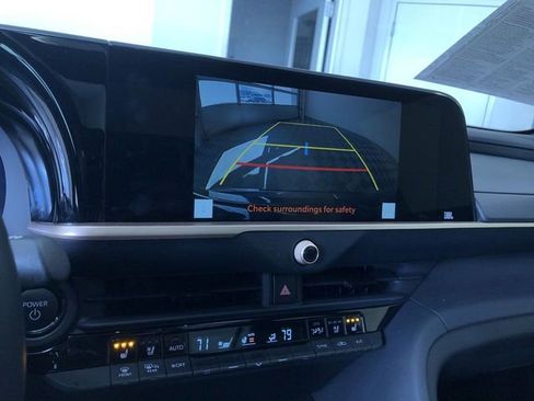 Certified 2023 Toyota Crown Limited image 29