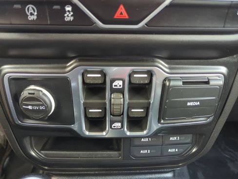 Used 2021 Jeep Gladiator Sport AWD/4WD image 24