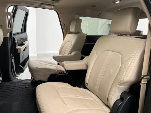 Used 2023 Ford Expedition Max Platinum image 13