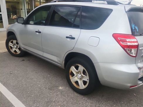 Used 2012 Toyota RAV4 4WD w/ Value Pkg image 10