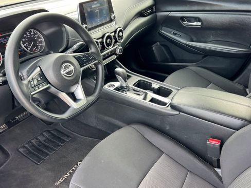 Used 2025 Nissan Sentra SV FWD image 9