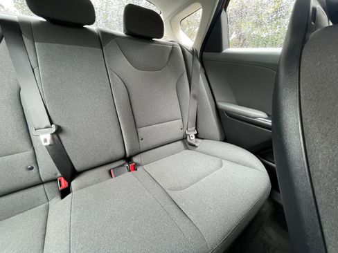 Used 2025 Kia K4 LXS image 37