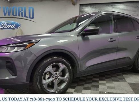 Certified 2025 Ford Escape ST-Line image 4