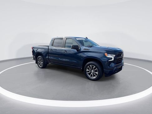 Used 2023 Chevrolet Silverado 1500 RST AWD/4WD image 2