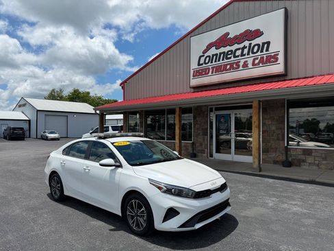 Used 2022 Kia Forte LXS FWD image 1