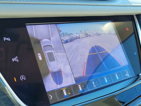 Used 2020 Cadillac XT6 Premium Luxury image 34