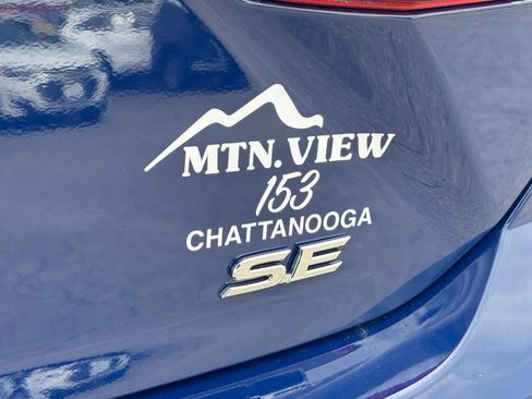 Used 2025 Toyota Camry SE FWD image 11