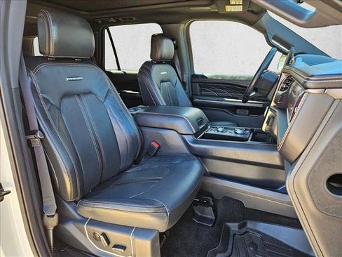 Used 2022 Ford Expedition Platinum image 22