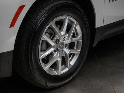 Used 2024 Chevrolet Equinox LS w/ LS Convenience Package image 7