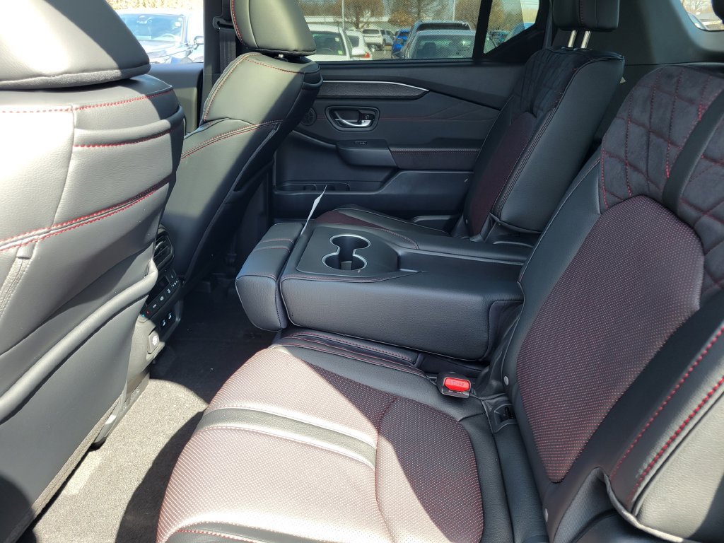 New 2026 Honda Pilot Black Edition image 34