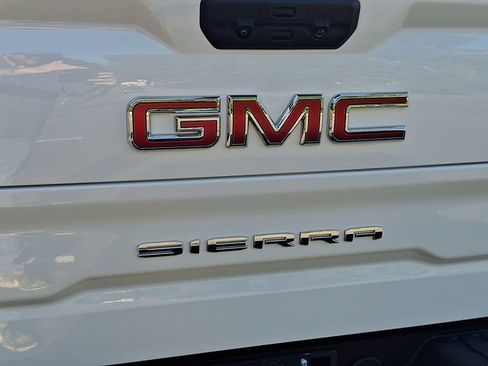 Used 2025 GMC Sierra 1500 SLT AWD/4WD image 30