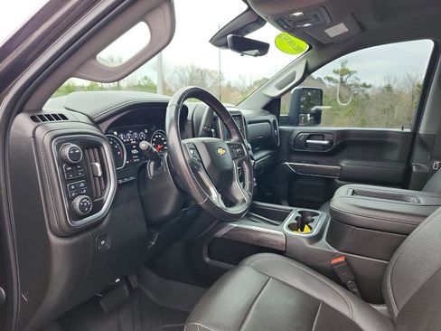Used 2021 Chevrolet Silverado 2500 LTZ w/ LTZ Premium Package image 16