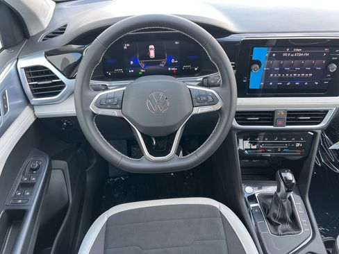 New 2026 Volkswagen Taos SE FWD image 14