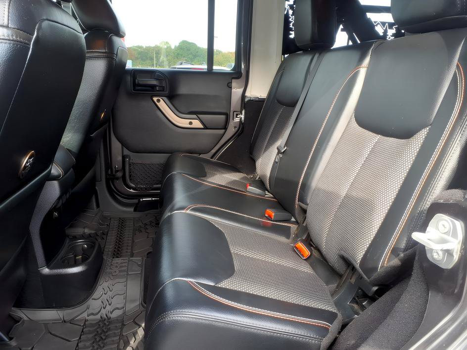 Used 2016 Jeep Wrangler Unlimited Sahara AWD/4WD image 11