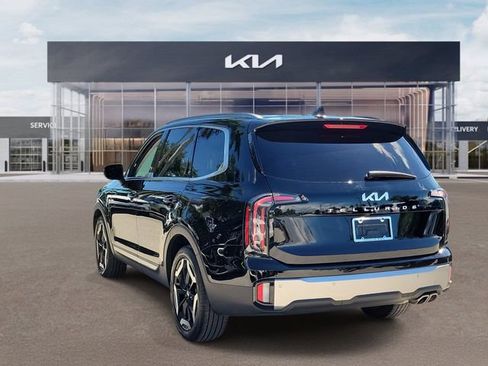 Certified 2025 Kia Telluride EX FWD image 4