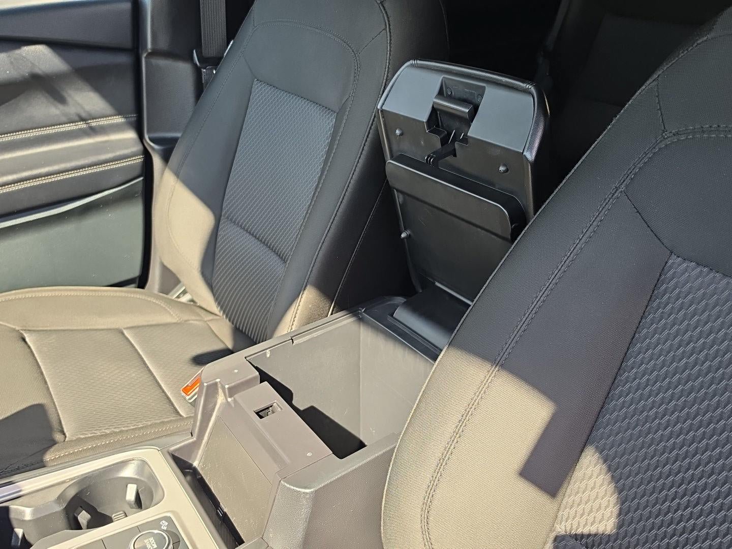 Used 2023 Ford Explorer XLT AWD/4WD image 26