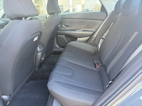 Used 2024 Hyundai Elantra SEL FWD image 8