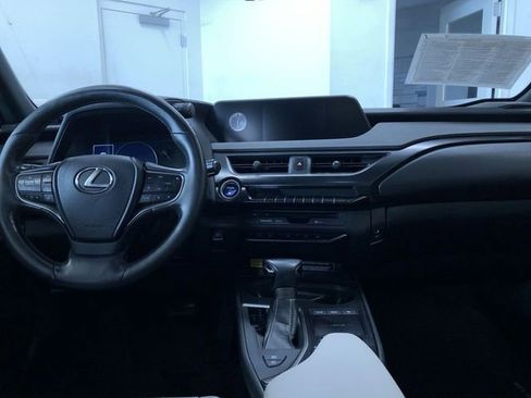Used 2020 Lexus UX 250h w/ Premium Package image 9