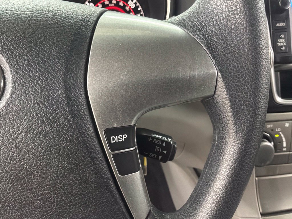 Used 2013 Toyota Highlander FWD w/ Cold Weather Pkg image 9