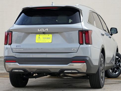 Used 2024 Kia Sorento S w/ Panoramic Sunroof Package AWD/4WD image 4