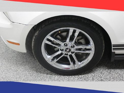 Used 2010 Ford Mustang Premium image 34